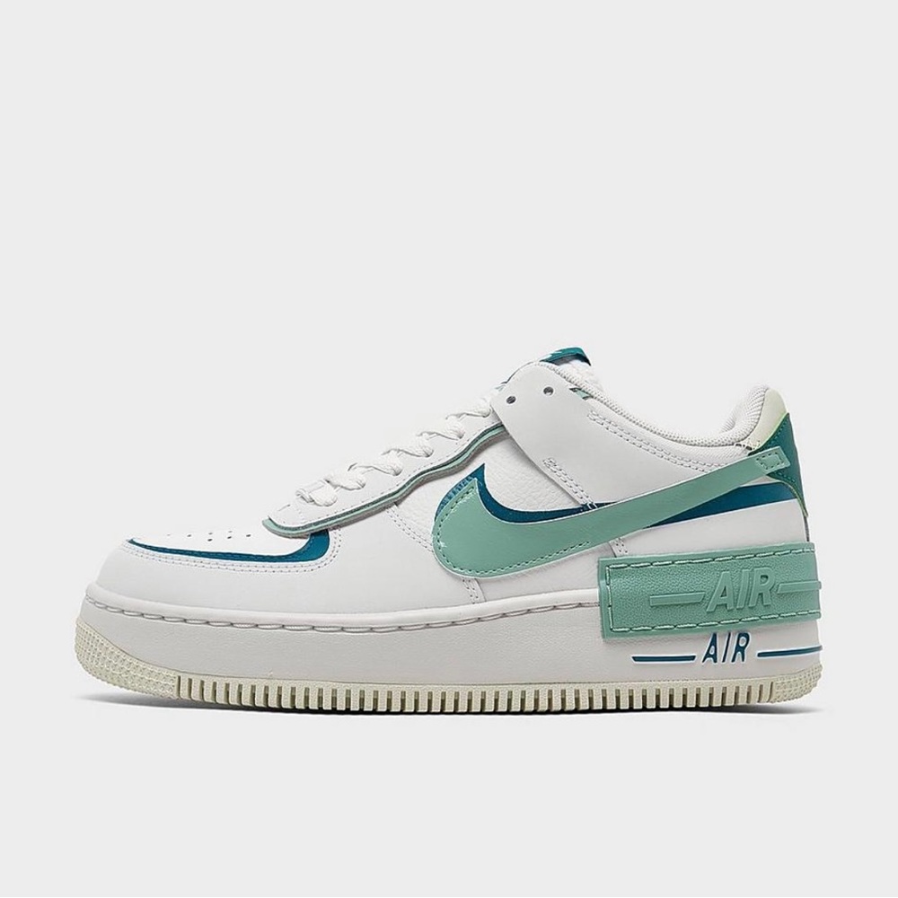 Air Force 1 shadow!